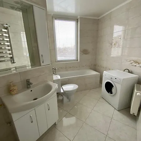 новобуд.стрийська,ашан,сихів,автовокзал Apartamento *