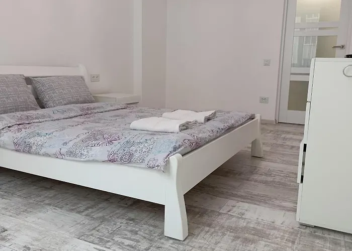 公寓 новобуд 利沃夫